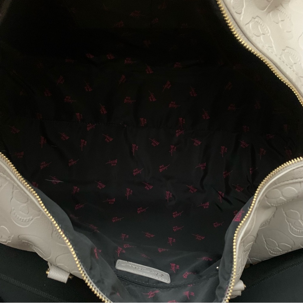 BETSEY JOHNSON SKULL DUFFLE BAG, BETSEY JOHNSON Skull Embossed Weekender - Picture 9 of 10